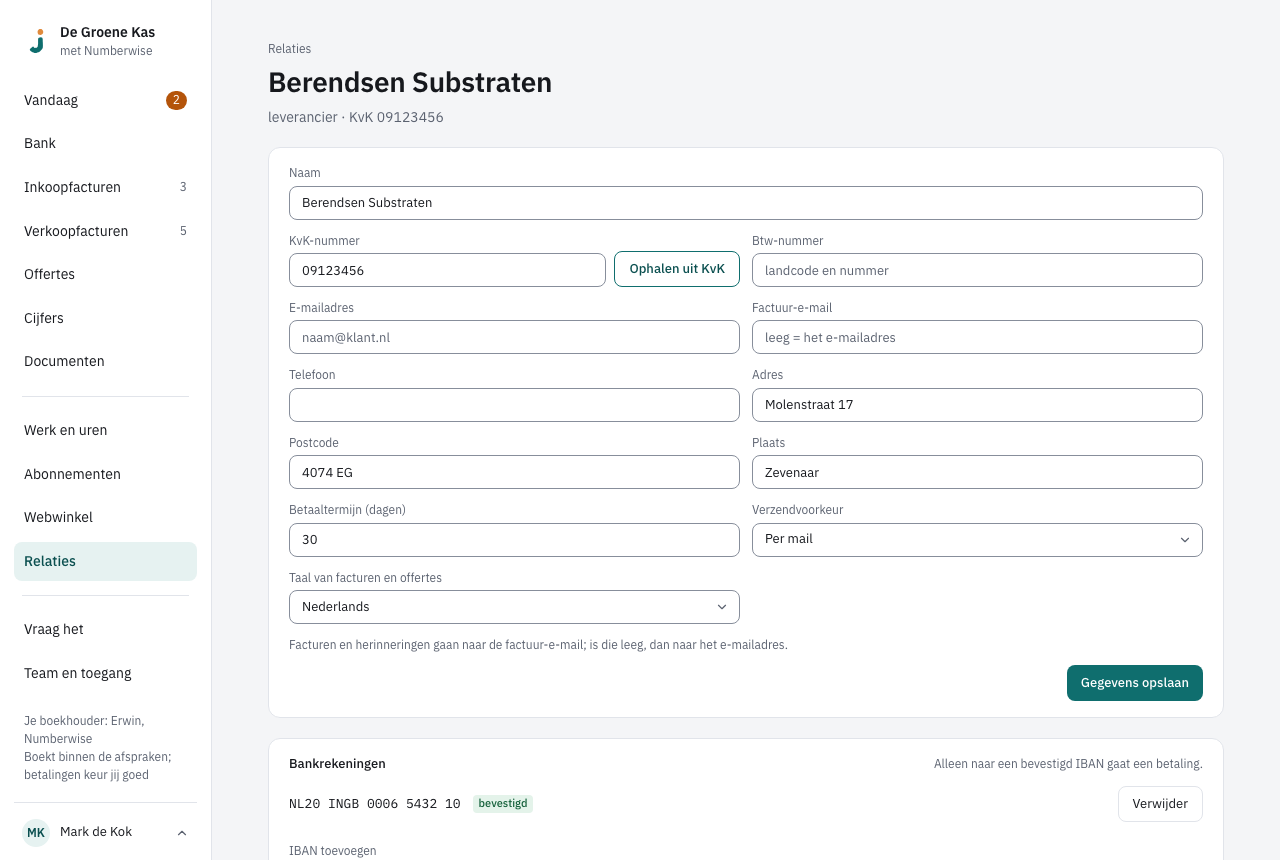De gegevens van een leverancier, met onder meer Factuur-e-mail, Adres, Betaaltermijn en Verzendvoorkeur